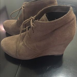 Dolce Vita Suede Lace Up Wedge Booties SZ 5 1/2